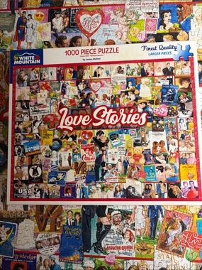 🧩 1000 large piece White Mountain “Love Stories” collage with poster. Complete.